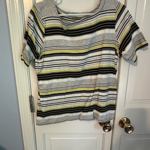 croft & barrow Tops - Women’s Cute Boat Neck Strped Short Sleeve Top. Like New.